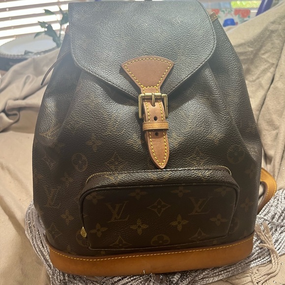 Louis Vuitton Montsouris Backpack PM - Picture 4 of 15